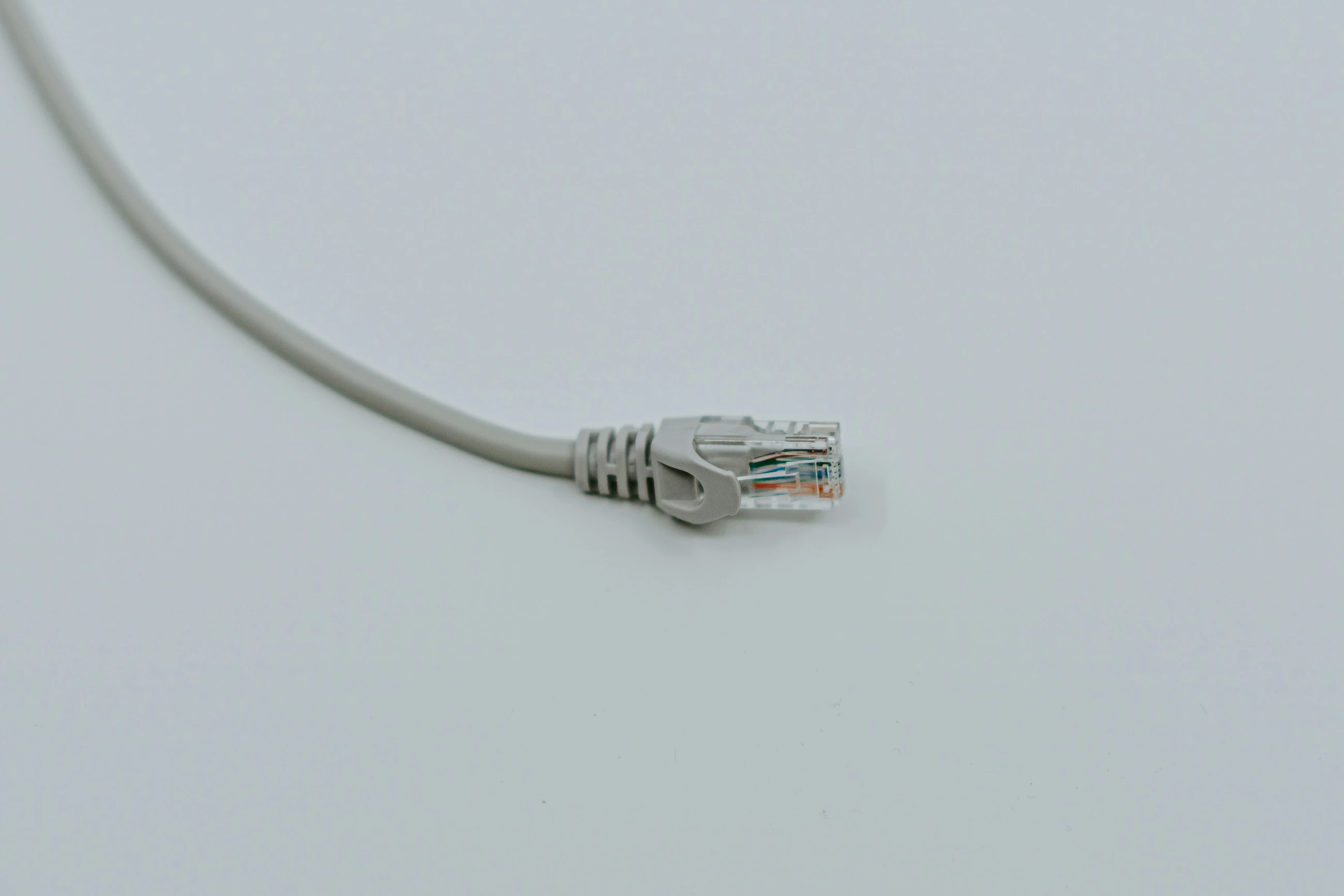 Een ethernetstekker als verbinding tussen verschillende systemen.
